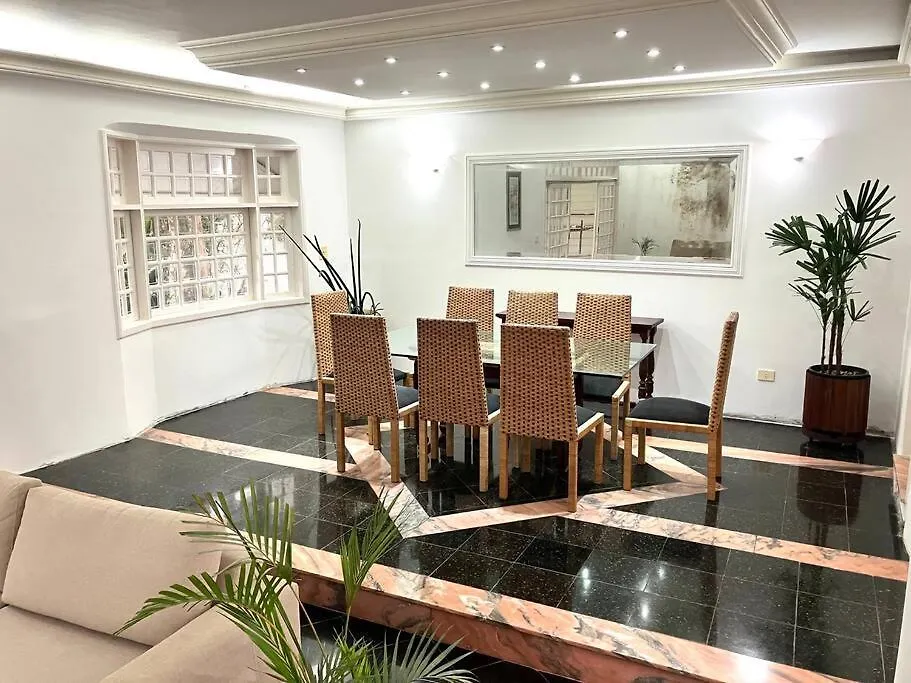 La Maison Brooklin Luxo Triplex 5 Quartos 4 Suites Ar Churrasqueira Hidro 10 Min Congonhas! Holiday home